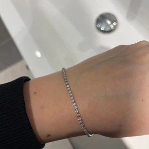 Daniel Wellington armband - ”Classic tennis bracelet silver. Endast testats på!  Kvitto finns