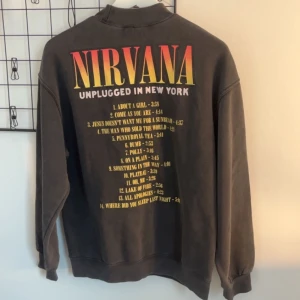 Tröja - Nirvanatröja från hm, aldrig använd och inga defekter 💗