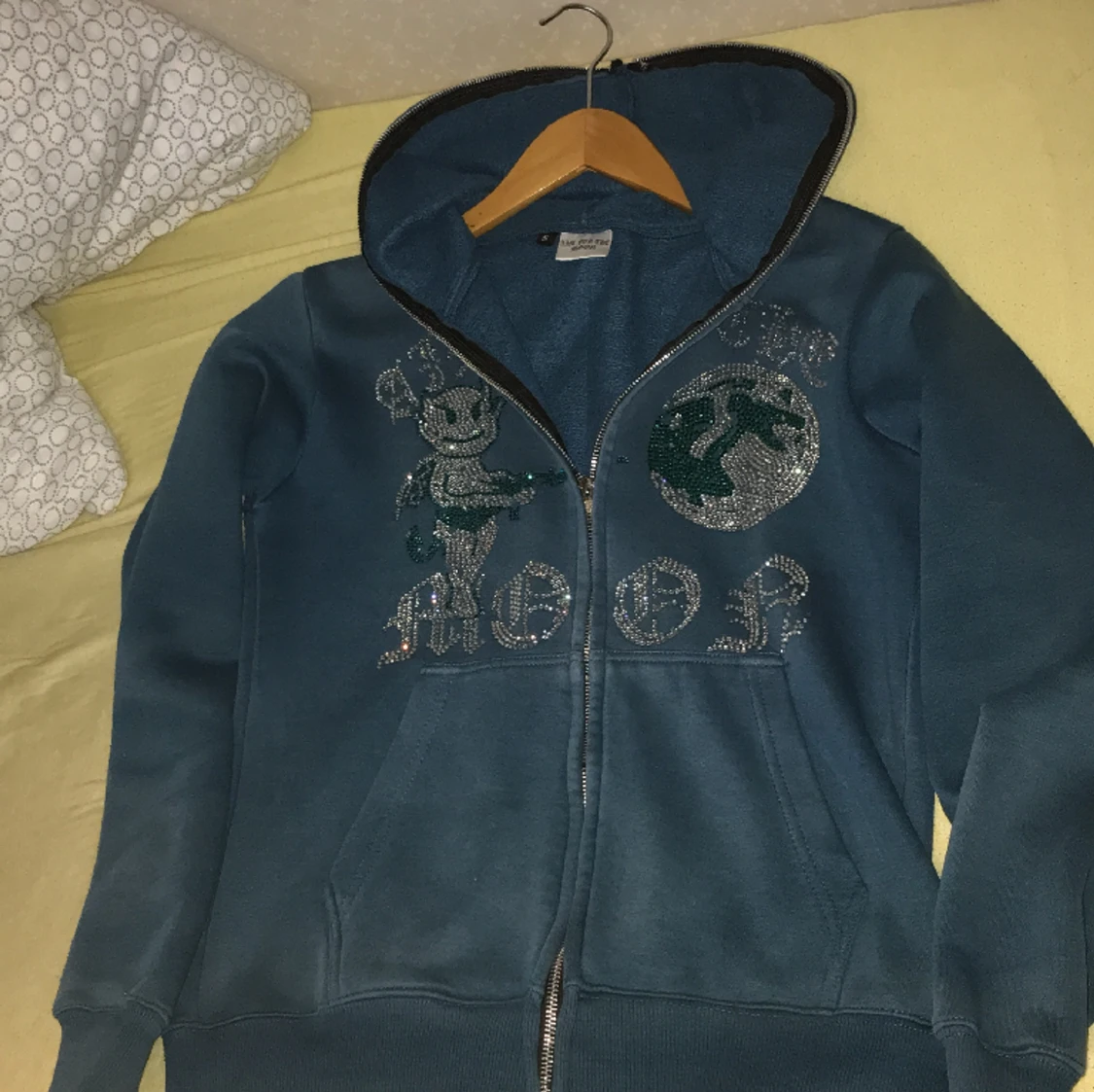 Aim for the moon zip up