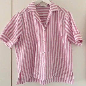 Skjorta / Pjymas tröja  - Super mysig o gullig skjorta /  pjymas tröja, säljer då den inte kommer till användning.🥰 använd gärna köp nu 