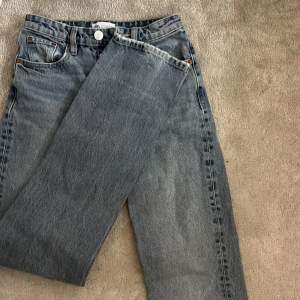 Superfina basic jeans från zara Är som nya finns inga defekter.  🫶