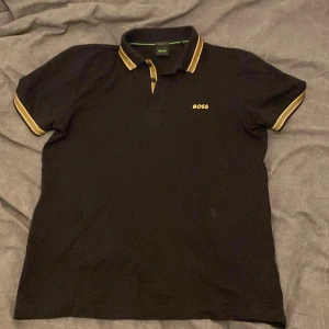 Piké - Hugo boss piké skick 10/10 knappt använd storlek s