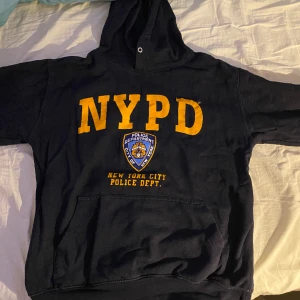 Hoodie - Snygg hoodie i strlk XS, 90kr + frakt💗