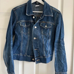 Jeansjacka Diesel - Jeansjacka från Diesel stl M.  Använd men i fint skick