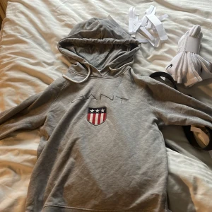 Gant tröja - Snygg gant tröja som säljs för att den har blivit förliten den är storlek 150 och är 10/10 skick 