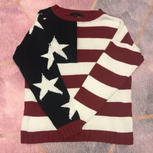 American 🇺🇸 sweater - American flag sweater, nice material and in good condition.