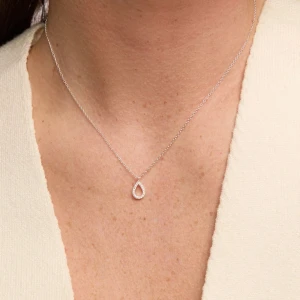 Silverhalsband - I äkta silver, nyskick 🌟🌟(inte mina bilder)