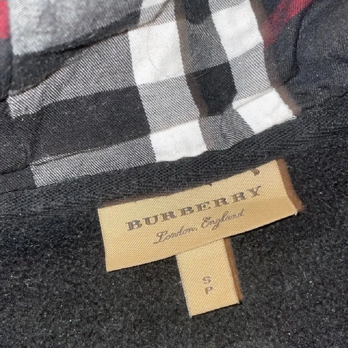 Svart burberry hoodie - 1