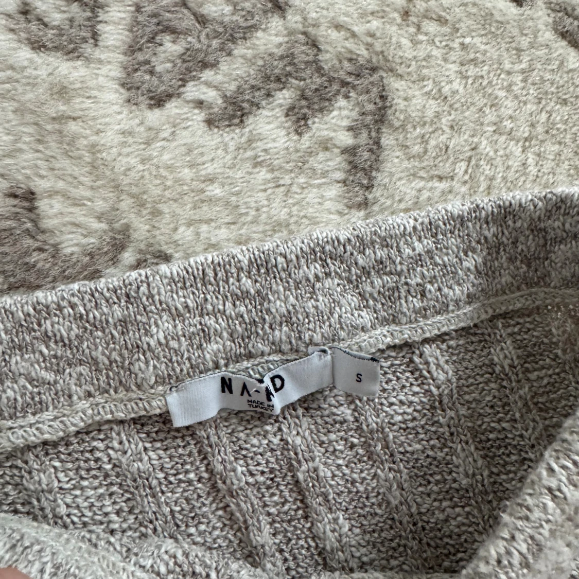 Grå ribbad långkjol från NA-KD - 2