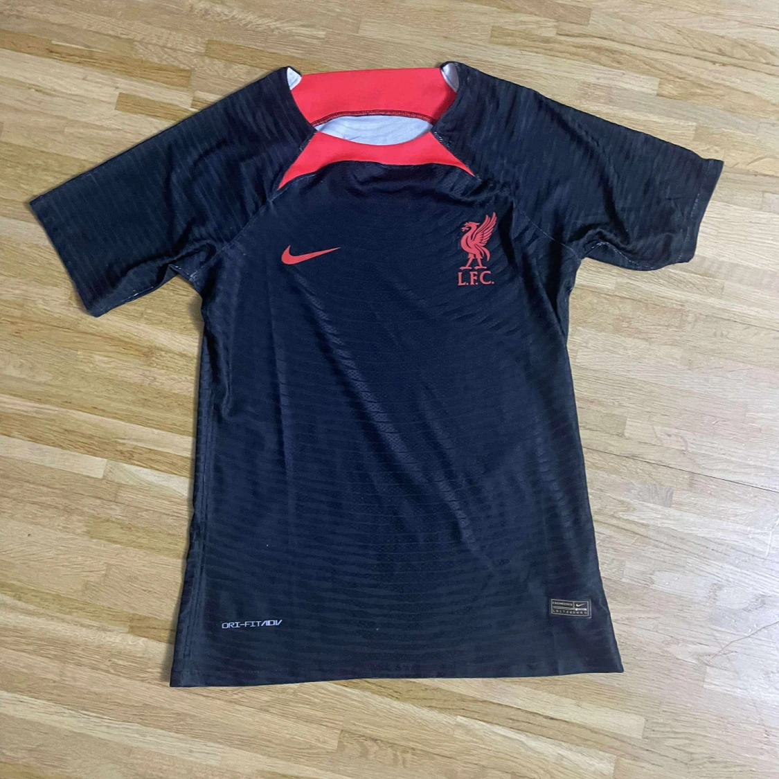 Liverpool FC svart Nike fotbollströja