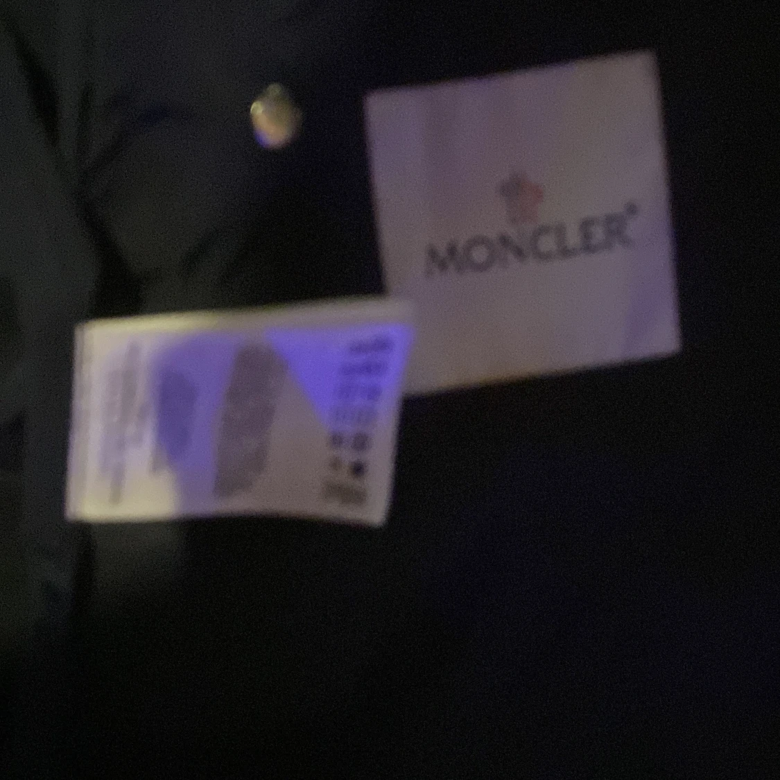 Marinblå vindjacka från Moncler - 2