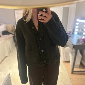 Grön kofta - Grön kofta från mango som knappt är använd 