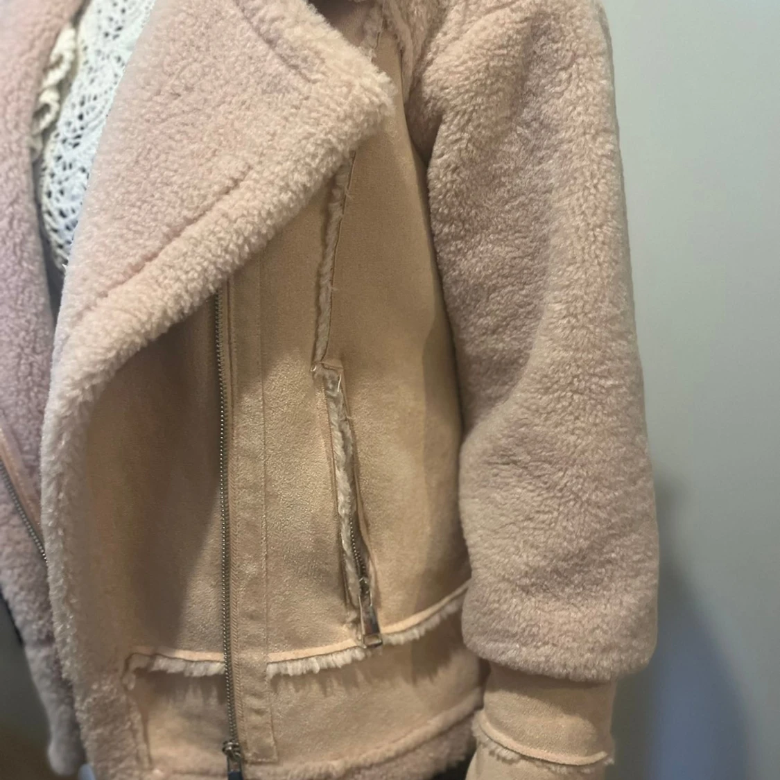 Ljusrosa teddyjacka med dragkedja - 2