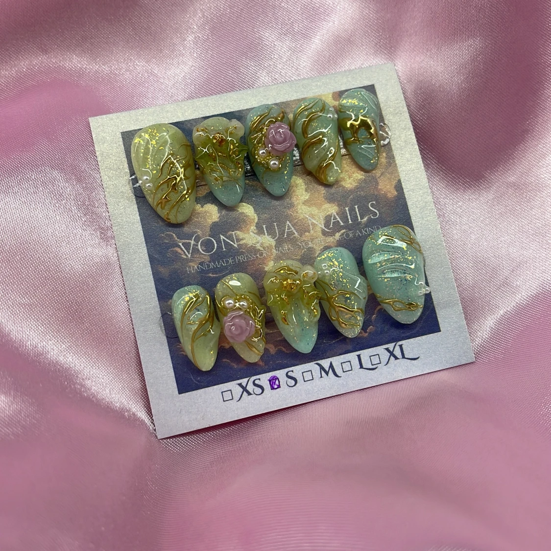 Dreamy(S):Short Almond;Curved 