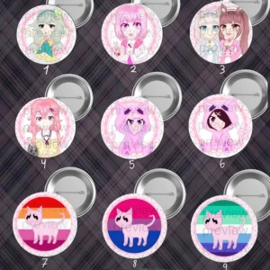 Hjärt holografiska pins Handmade Anime manga art pins  - 1st för 80kr 3st för 200kr 5st för 300kr  5,8 cm pins perfekta för en väska eller jacka. All konst är gjord av mig. Redo att skickas om ungefär 1-2 veckor. Kan förbeställas med Swish om det önskas <3