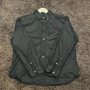 Ralp lauren skjorta  - Mycket fint skick Storlek S 