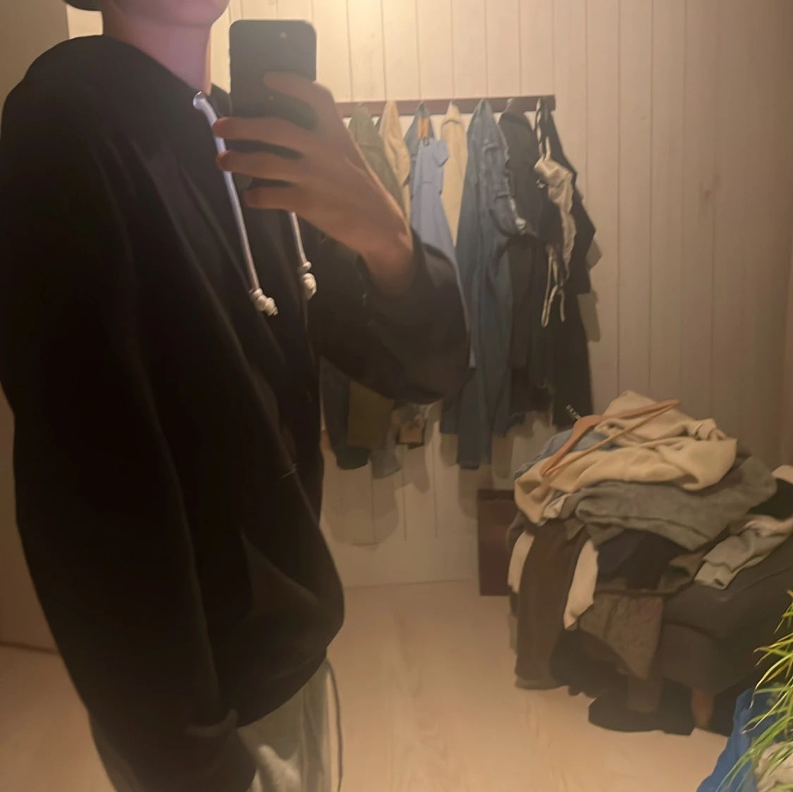 Svart hoodie från Pier One - 1