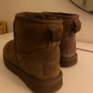 UGGS - Uggs skor! Fina men skriv för fler frågor eller bilder