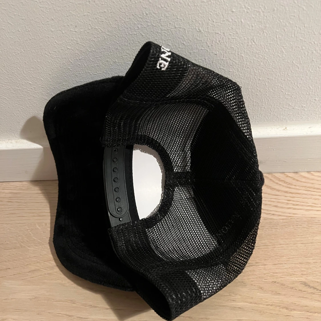 Svart velvetkeps från Natone - 1