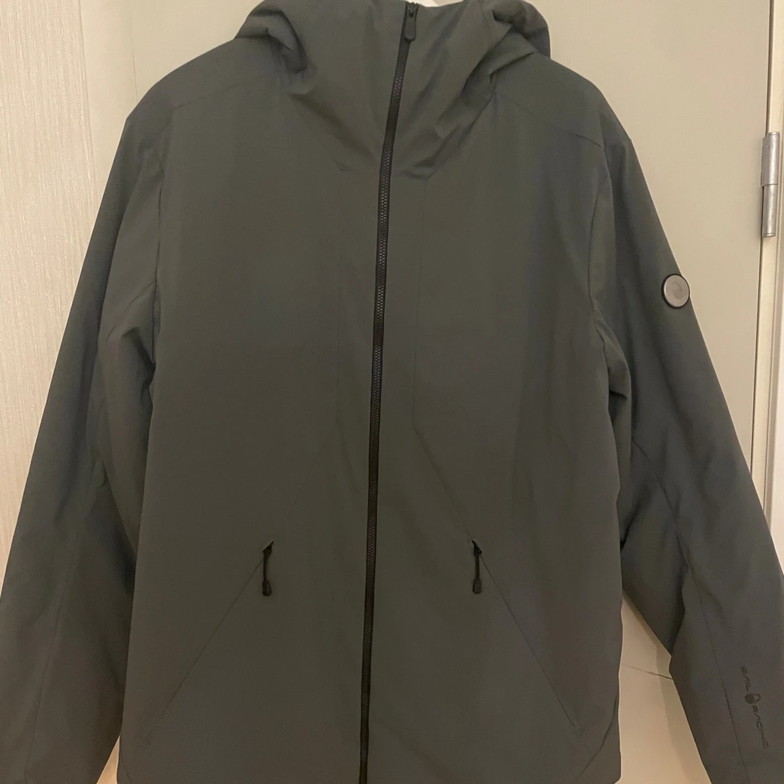 Mörkgrå jacka från Sail racing