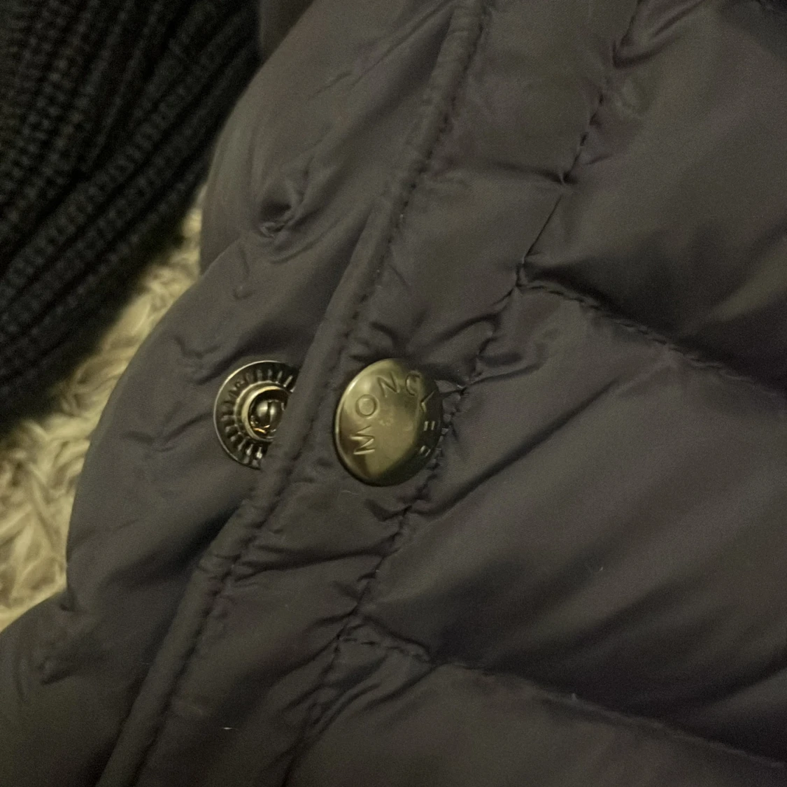 Svart Moncler pufferjacka med huva - 2