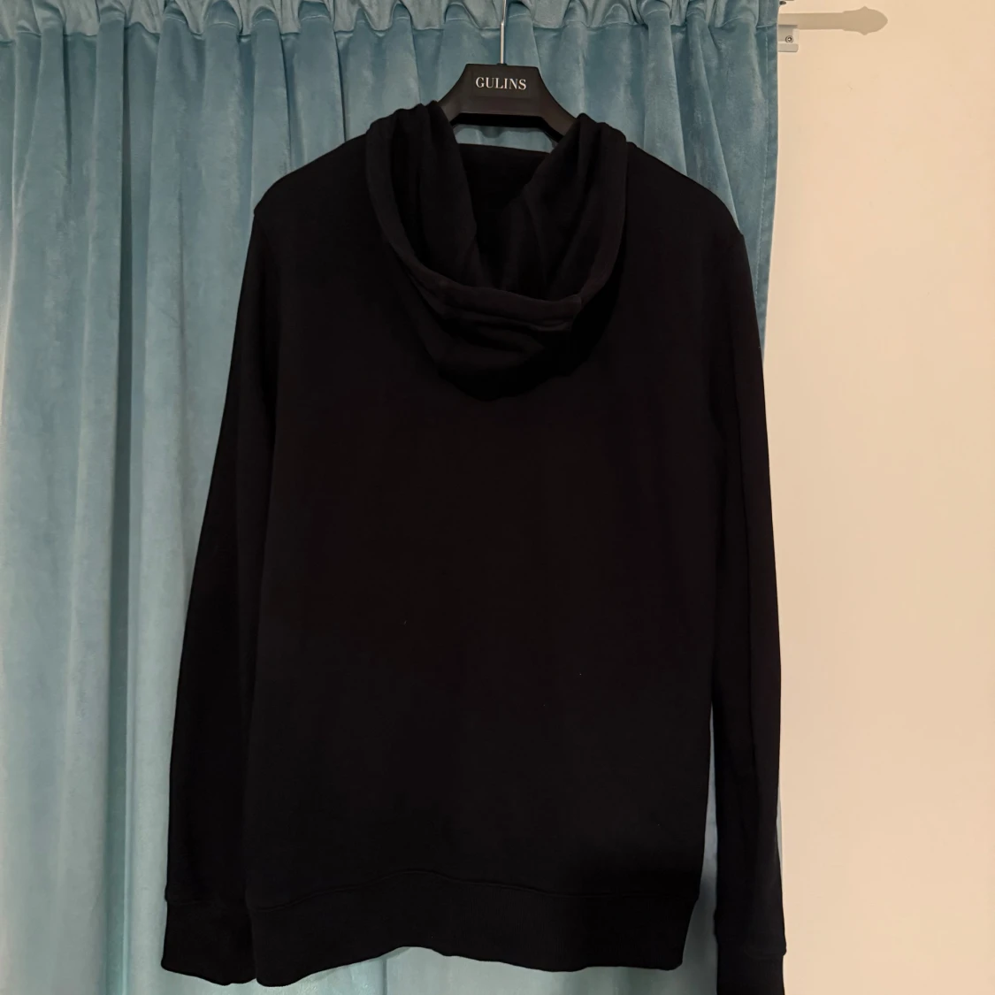 Svart hoodie från Hugo med dragkedja - 1