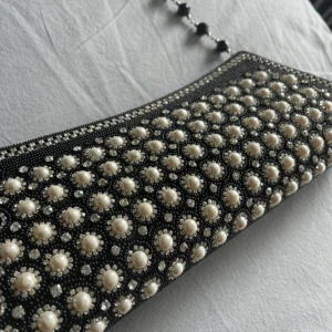 Väska  - Super snygg fest väska med pärlor 