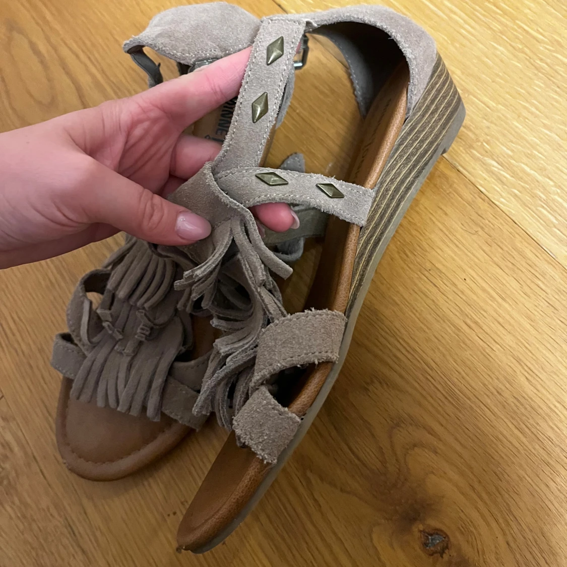 Minnetonka sandaler med fransar - 2