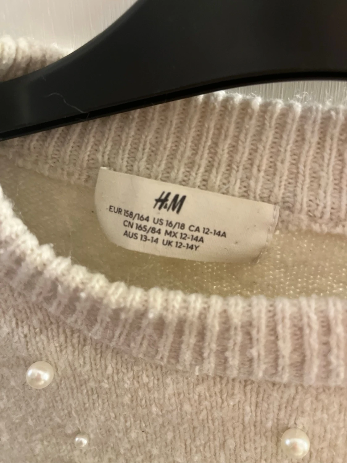 Beige stickad tröja med pärlor H&M - 2