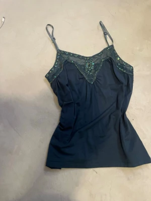 Mörkblå/turkost linne 2000s - Jättefint skick 2000s vibe