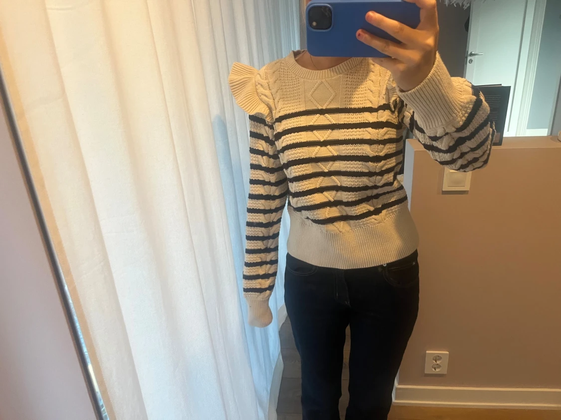 Randig stickad tröja