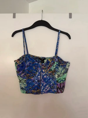 Bustier  - Storlek L. Aldrig använd. 