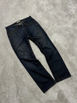 Acne Jeans - Acne Jeans | Modell: Mic | Skick 9/10, Väldigt bra | Nypris ca 2500kr | Mitt pris 699kr | Midjebredd: 42.5cm Ytterbenslängd: 107cm Benöppning: 20.5cm | Kom gärna pm vid frågor eller funderingar | Postas eller möts upp i Gävle!