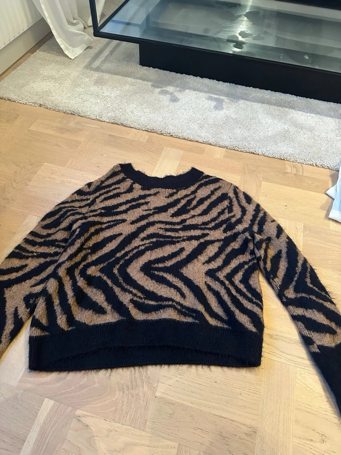 Zebramönstrad stickad tröja H&M