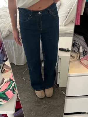 Raka jeans - Säljer min Jeans från Bik Bok i strl 29/32 ”38/M” nya utan prislapp