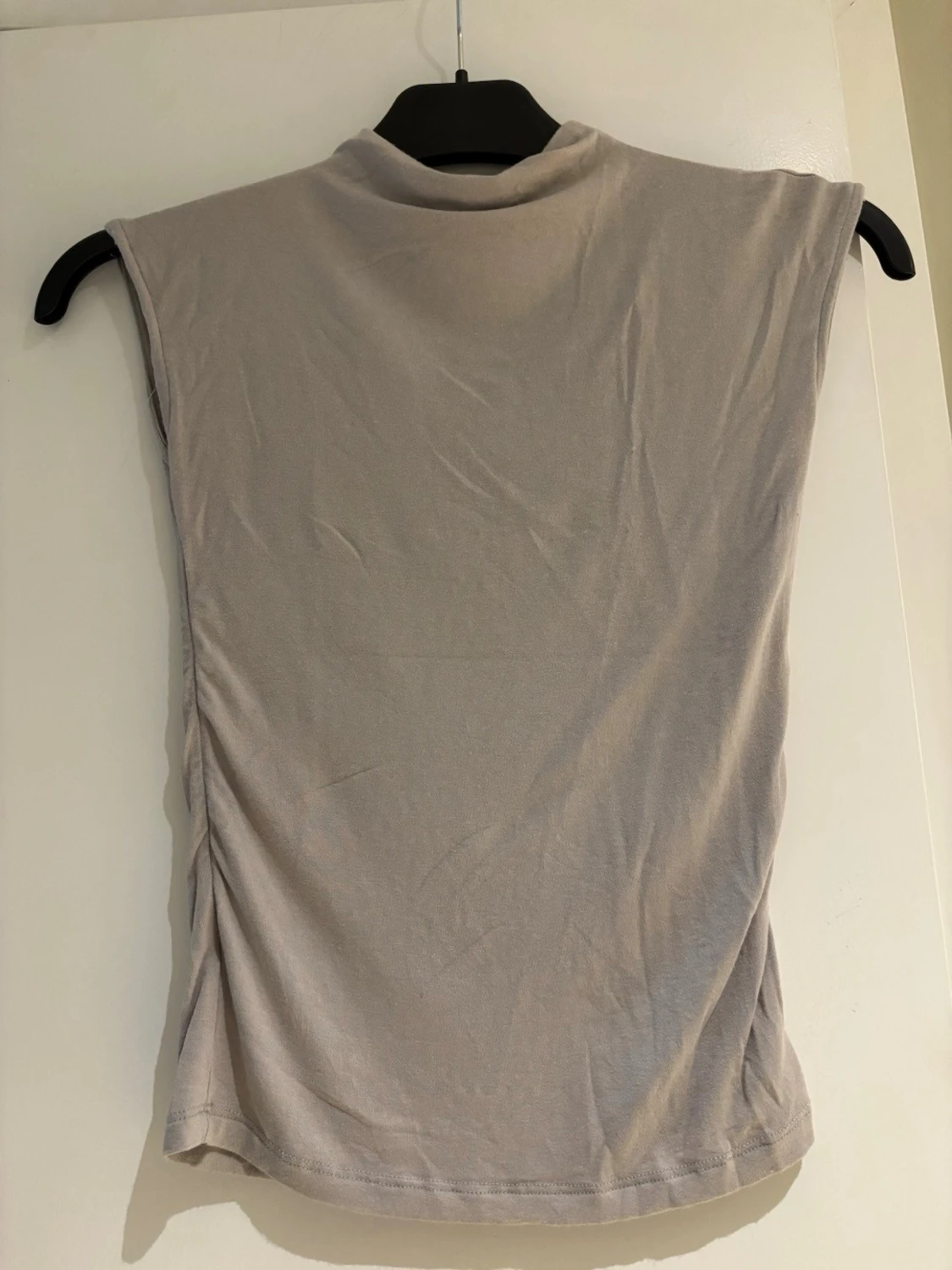 Beige ärmlös topp från Missy