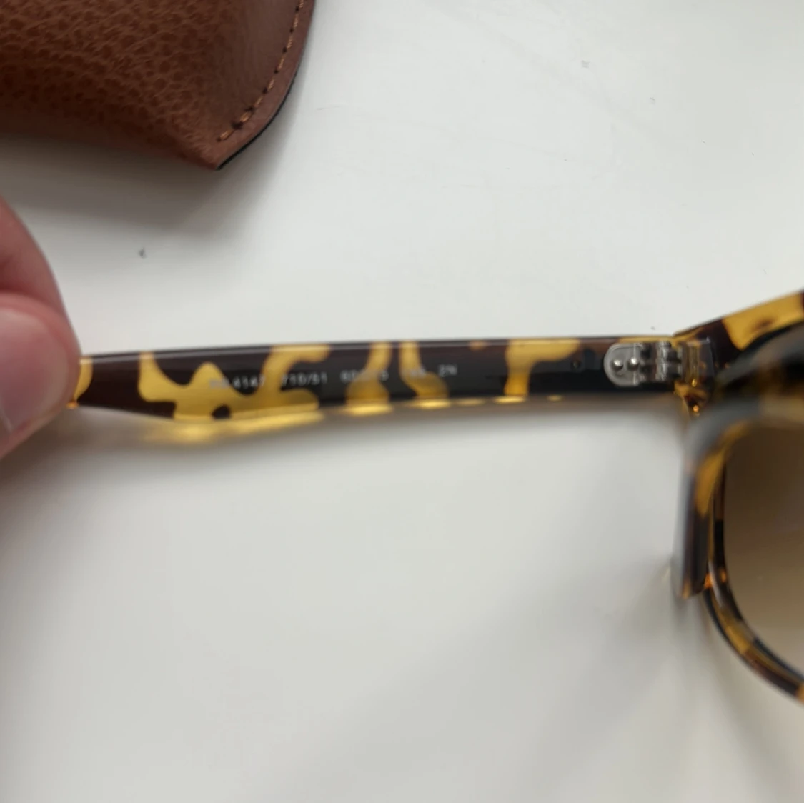 Ray-Ban Wayfarer leopardmönstrade solglasögon - 1