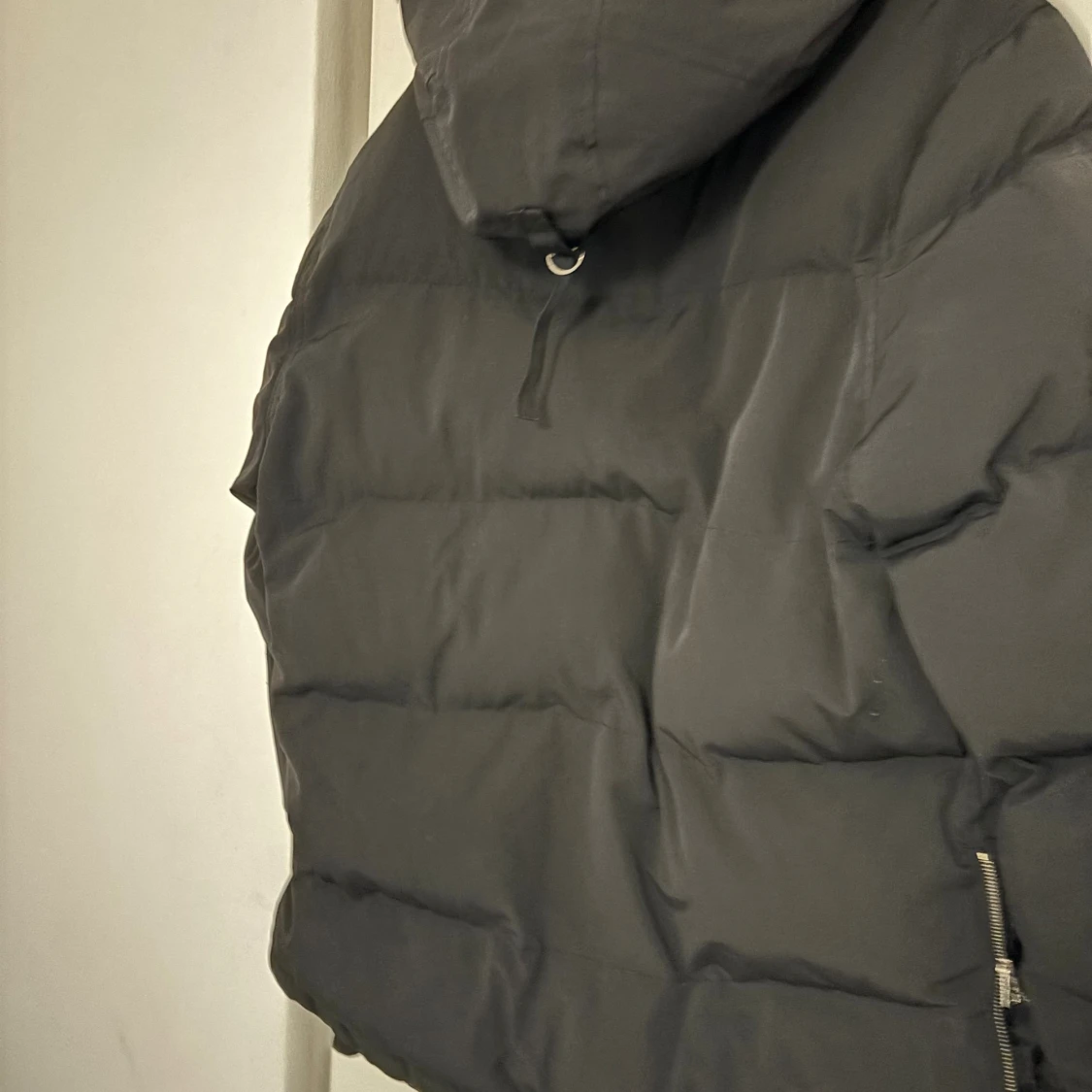 Svart pufferjacka från Moose Knuckles - 3