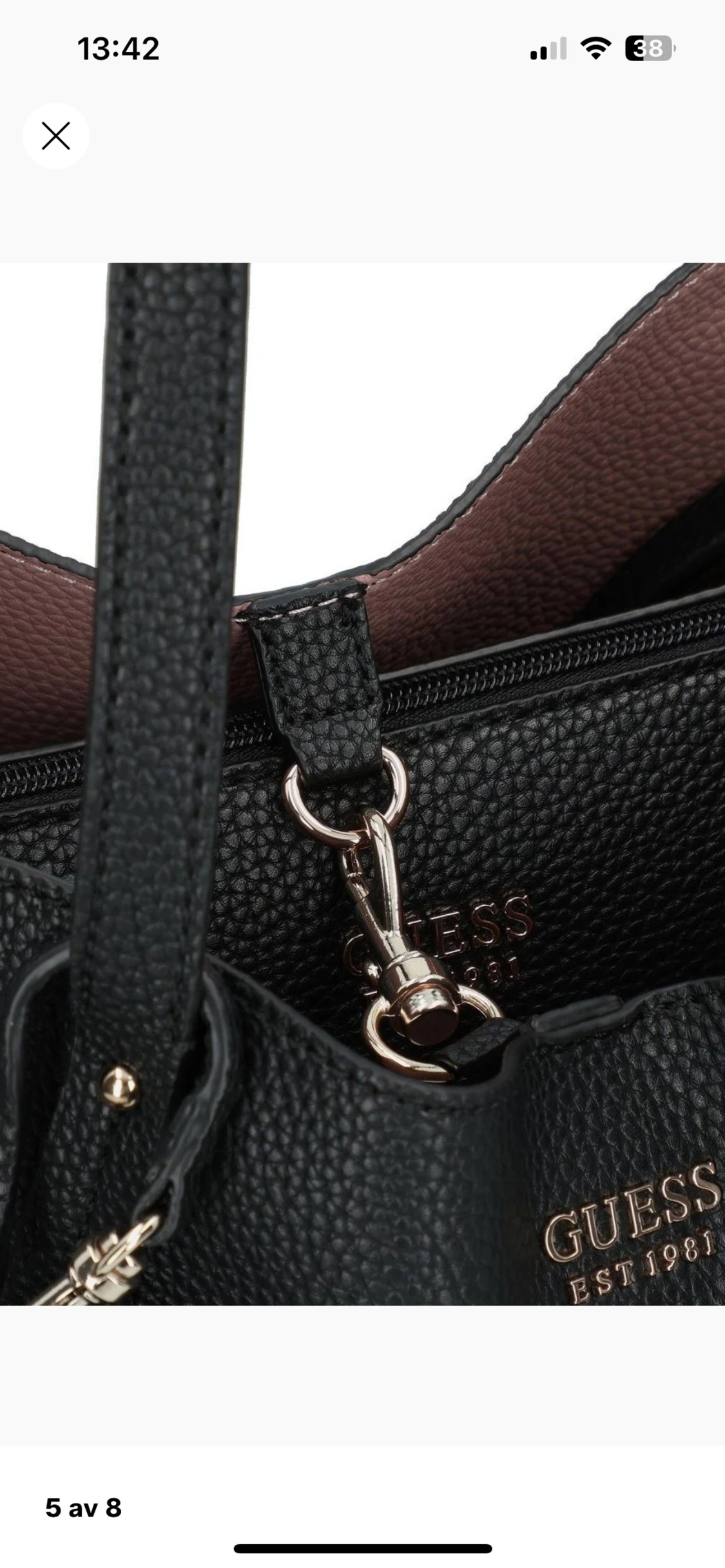 Svart handväska från Guess - 3