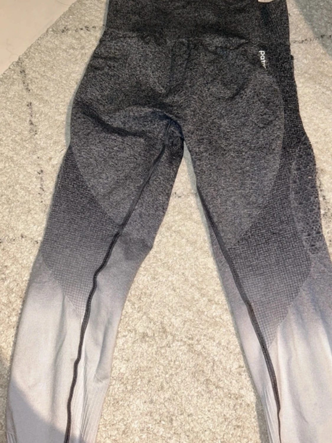 Grå-svarta seamless leggings från Carpatree - 1