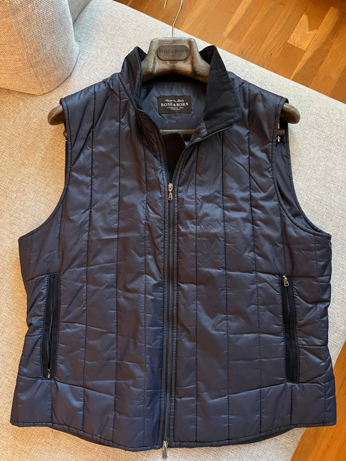 Rose & Born mörkblå quiltad dunväst