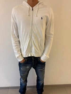 Snygg Raulph Lauren zip hoodie i vit - Strlk M (Fits S)