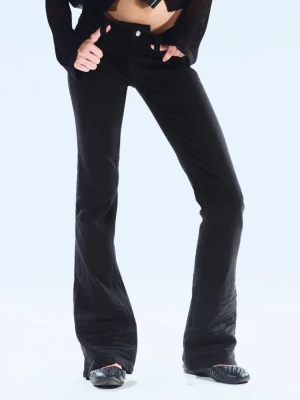 Svarta cheap monday jeans - Säljer ett par oanvända svarta cheap monday jeans i storlek 25/34. Innerbenslängden är 86 och midjemåttet är 64,5. Säljer pga de inte passade. Skriv för egna bilder. 