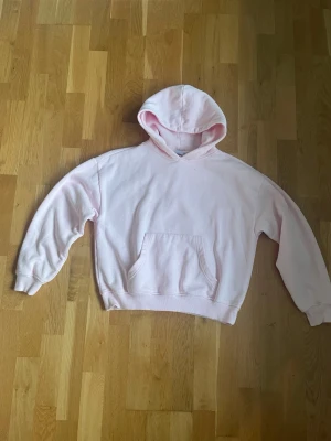 Rosa hoodie från lager 157 - Rosa hoodie från lager 157 i storlek S helt oanvänd 