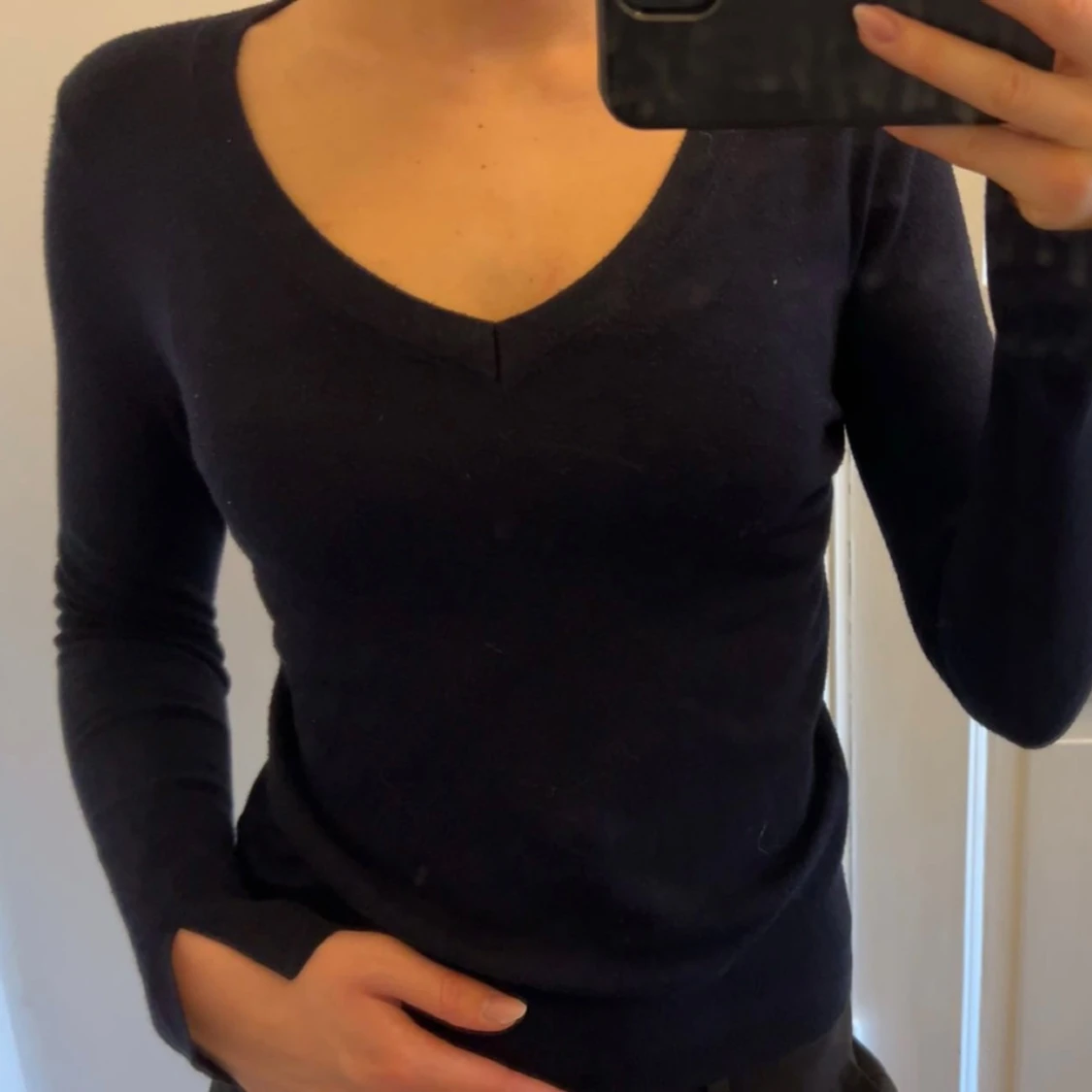 Mörkblå stickad tröja från ZARA