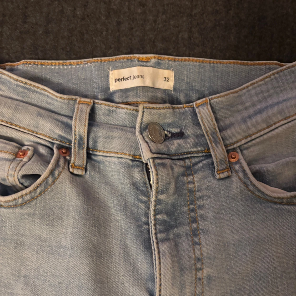 Ljusblå bootcut jeans från Ginatricot - 2