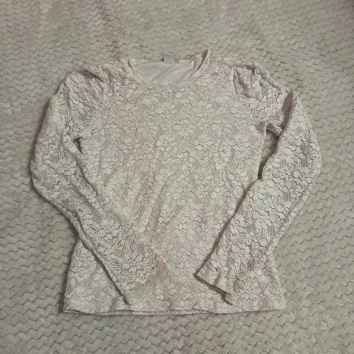 Vit långärmad spetsblus