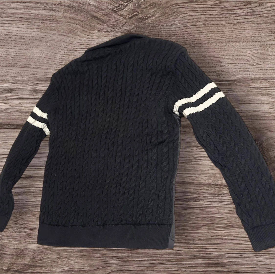 Svart Moncler pufferjacka med stickade ärmar - 3