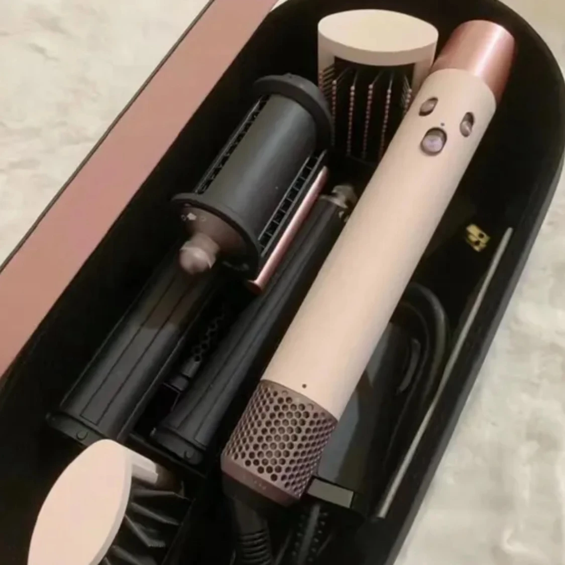 Dyson Airwrap Multi-Styler - 1