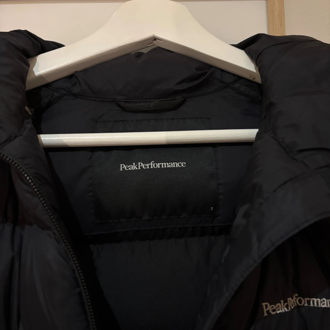 Svart Peak Performance dunjacka S - 1